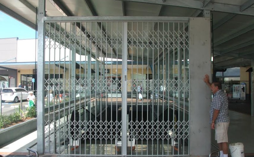 All ALUMINIUM SCISSOR DOORS AND GATES