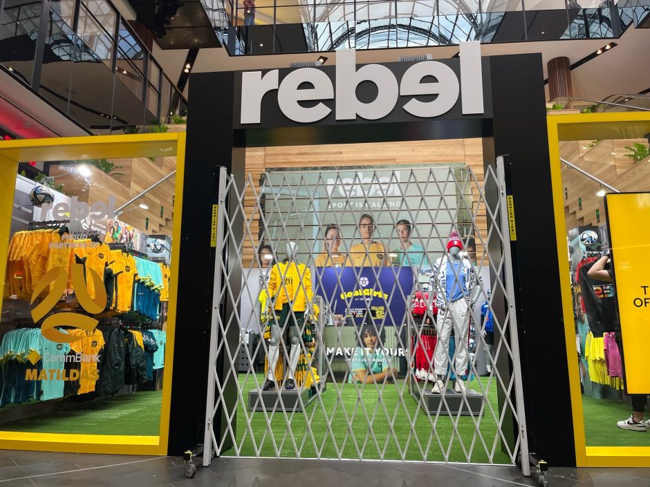 Trackless Trellis Security Doors Hire for Pop-up Stores Australia