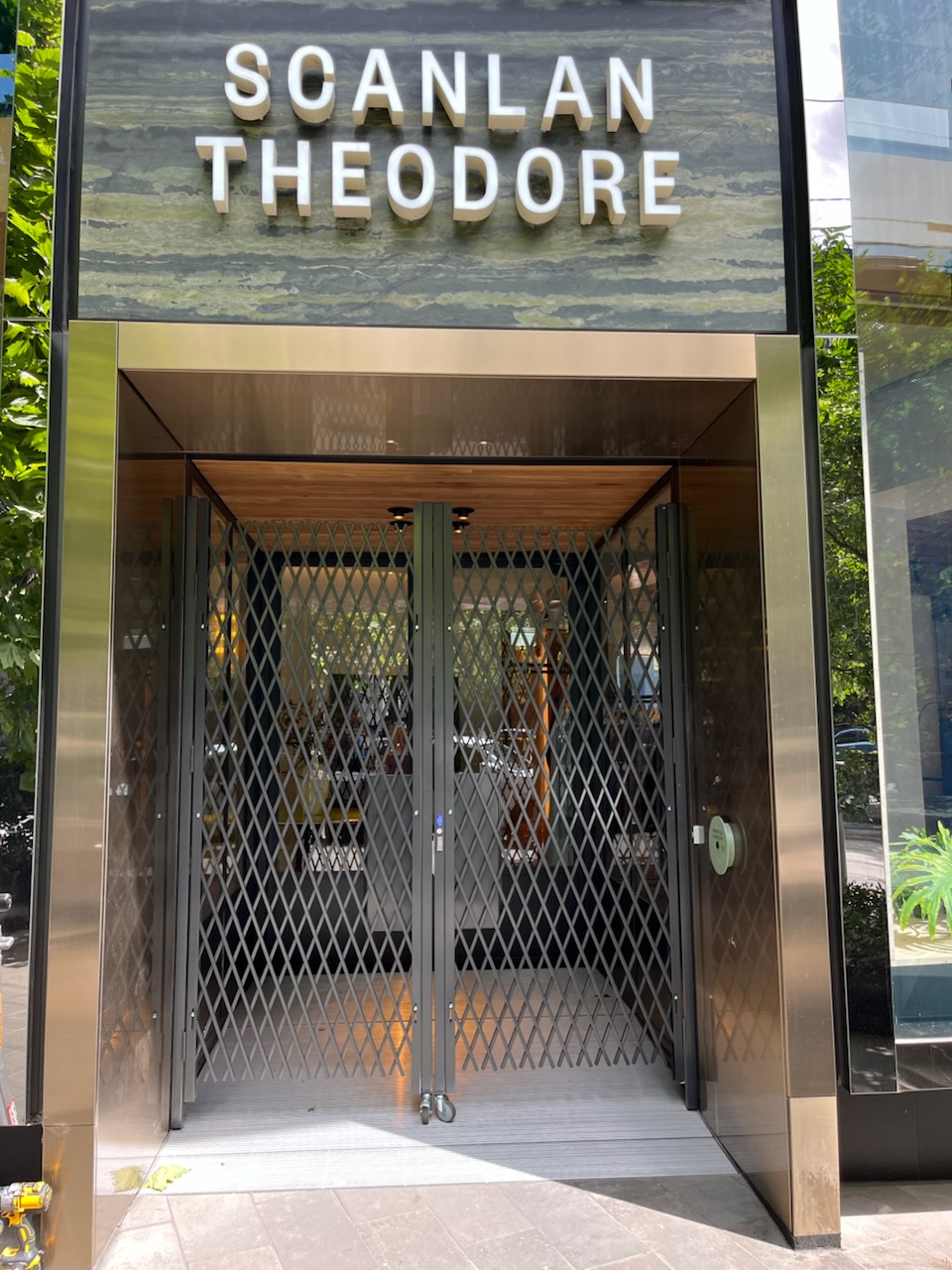 Expandable Security Barriers for Australian Luxury Fashion Brand