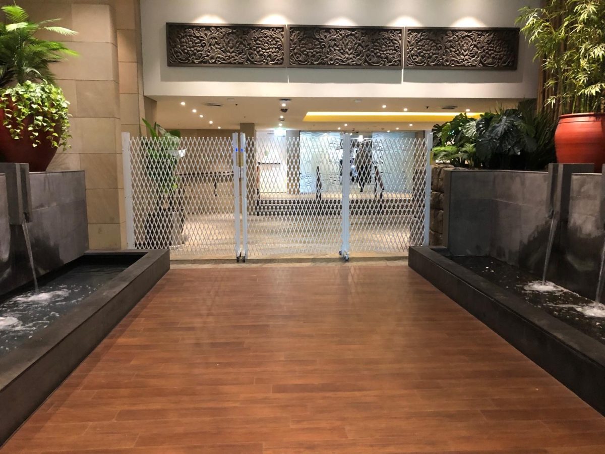 Commercial Portable Retractable Expandable Trellis Barriers Australia